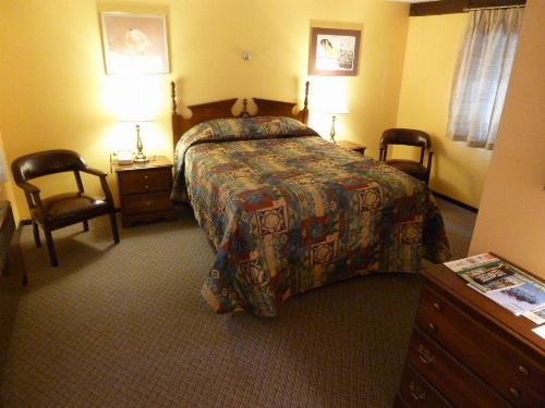 Viking Motel image 11